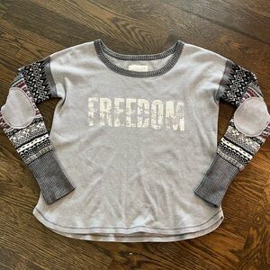 We the Free FREEDOM medium Gray Patterned long sleeve shirt sweater waffle